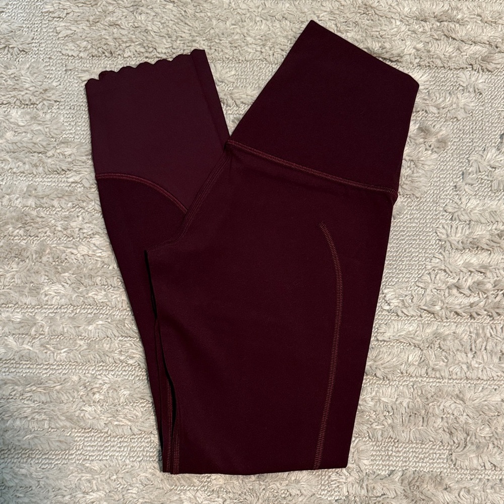 Lululemon Scallop Hem Aligns - Picture 3 of 7
